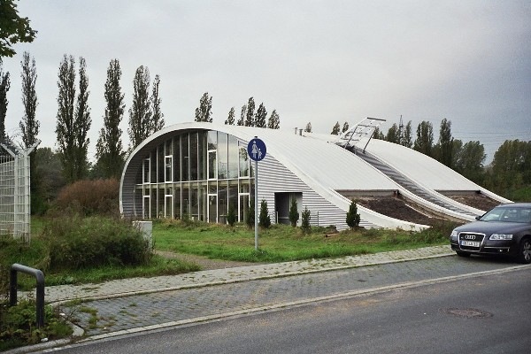 Images/01.jpg